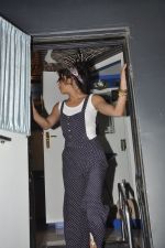 Jacqueline Fernandez snapped leaving her vanity van in Bandra, Mumbai on 15th May 2014
